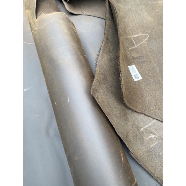 Da bò sáp ướt màu rêu