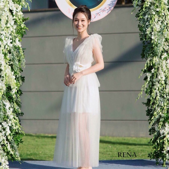 Đầm dự tiệc ren lưới nhũ kim tuyến cài hoa