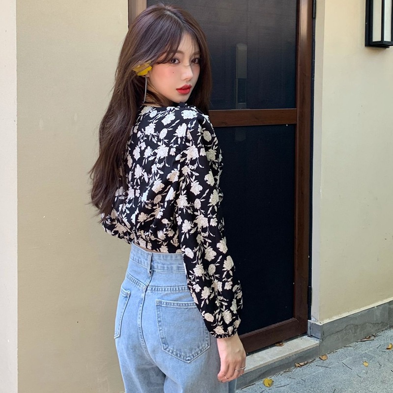 Áo Croptop Tay Dài Phối Dây Cột Hoa Thiết Kế Cổ V Gợi Cảm Cho Nữ Áo Sơ Mi