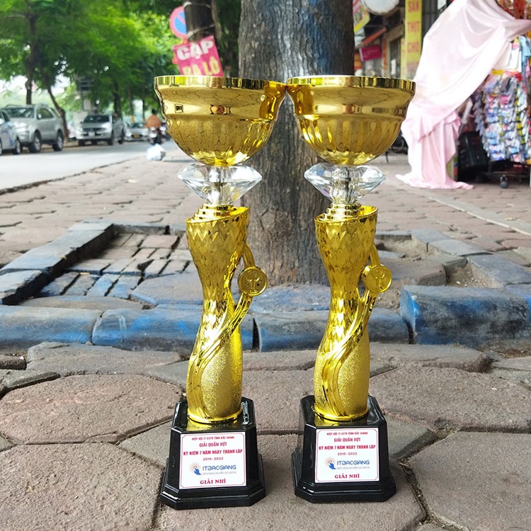 Cúp thể thao cao cấp 9012 dùng làm quà lưu niệm - cúp trao giải  - vinh danh cá nhân + tập thể xuất sắc