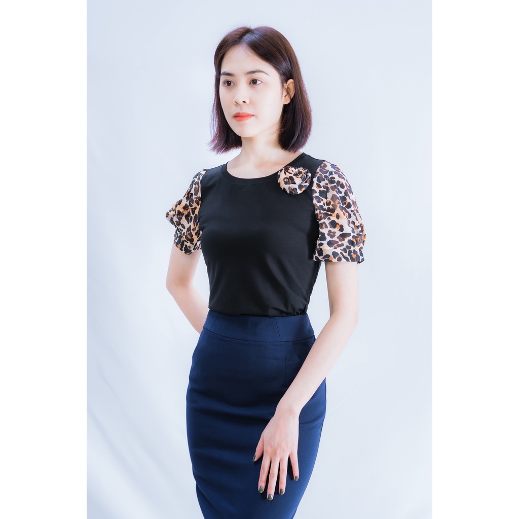 Áo Kiểu Nữ Tay Ngắn Đính Hoa Sang Trọng 2A0105-  UNI KOREAN FASHION