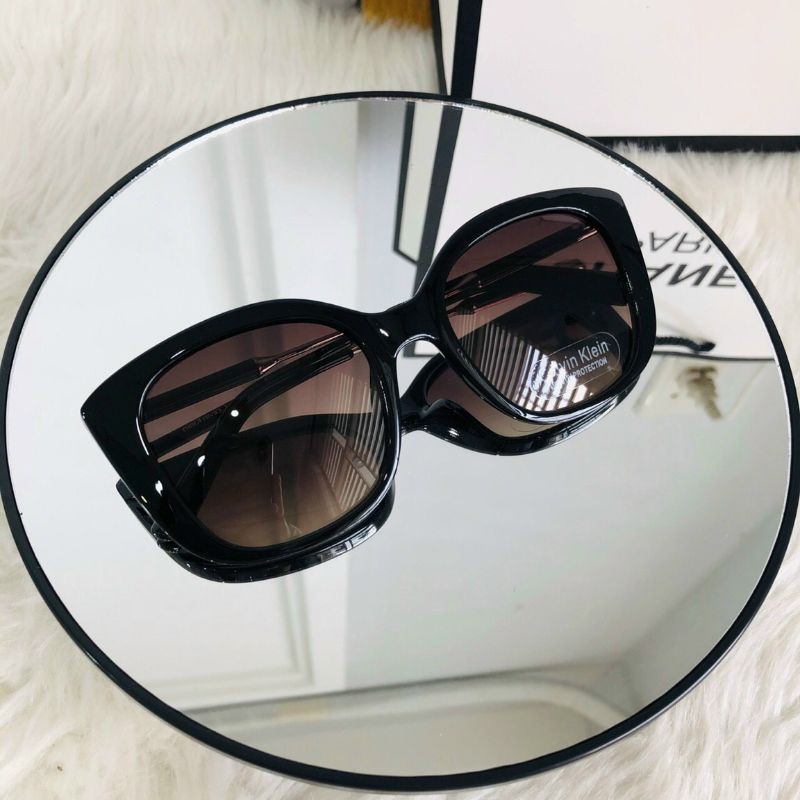 Kính Calvin Klein