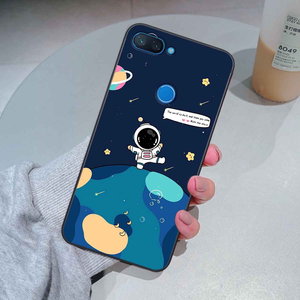 Ốp Xiaomi Mi 8 SE / Mi 8 Lite in hình vũ trụ, phi hành gia bầu trời cute dễ thương