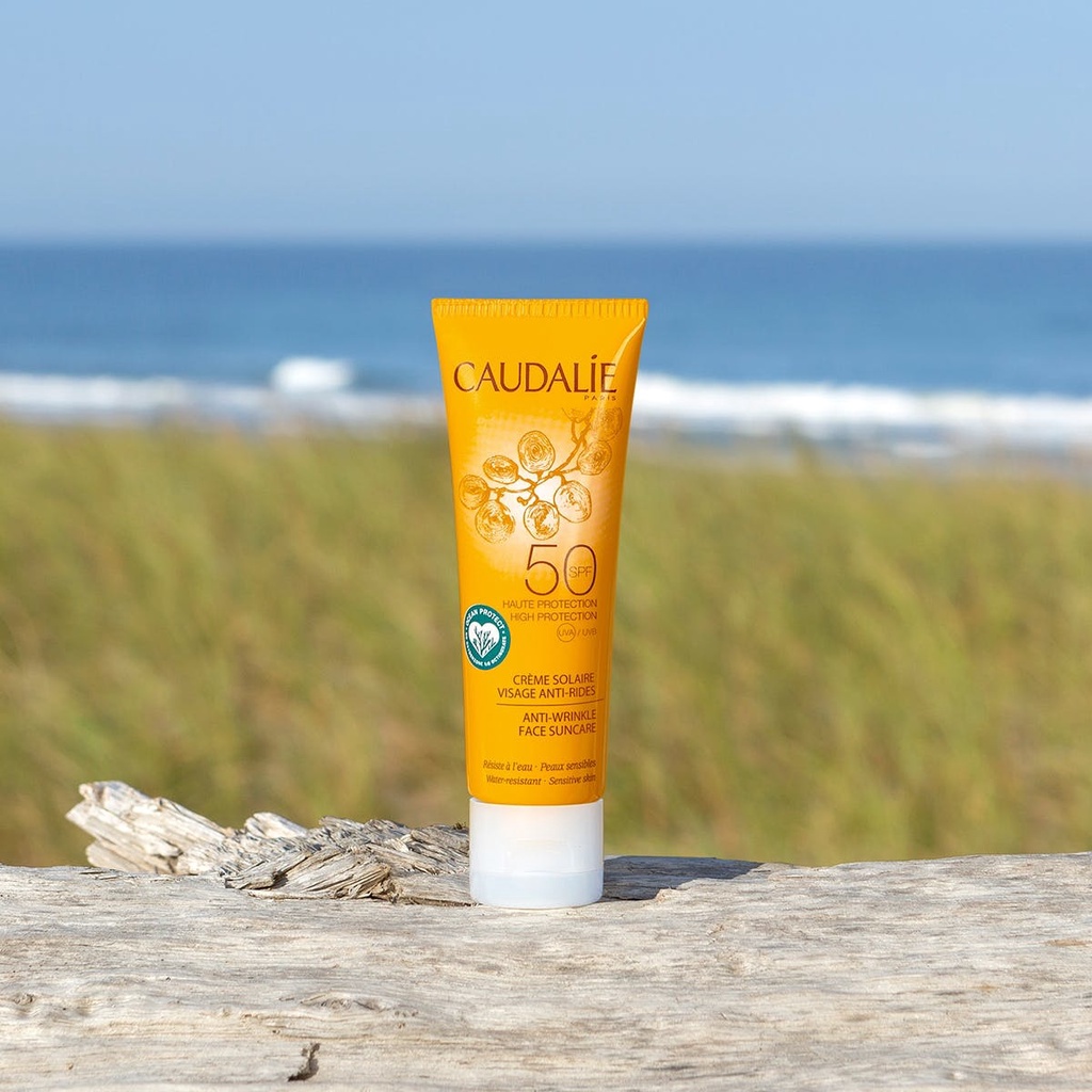 Bộ sản phẩm dưỡng da và chống nắng Caudalie Daily Sun Protection Duo - Set Vinoperfect serum + SPF50 - 25ml Gift 55ml