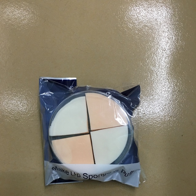 Bông phấn tam giác 4 miếng hàn quốc