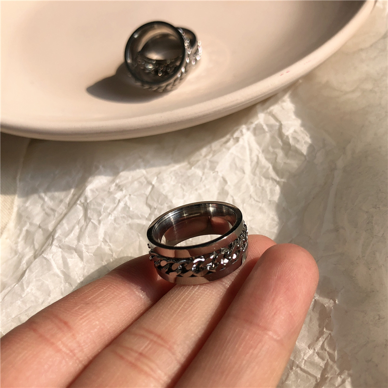 Nhẫn 23777 phối dây xích có thể xoay được thời trang Hàn Quốc cá tính dễ phối đồ cho nam và nữ