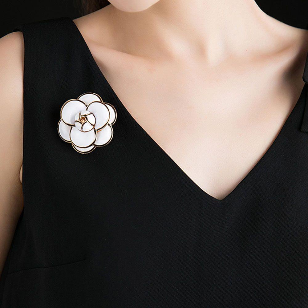 Ghim Cài Áo Hình Hoa Trà Màu Trắng Đen Phong Cách Retro Cho Nữ