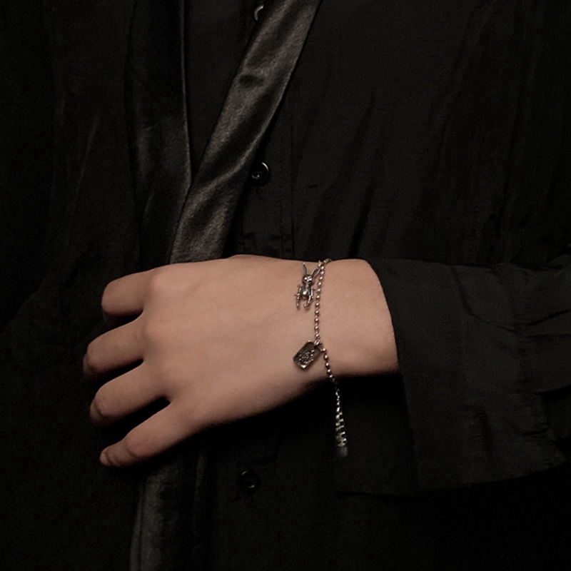 Vòng Tay Gắn Mặt Hình Chú Thỏ Ngộ Nghĩnh Phong Cách Hip-Hop