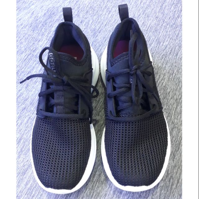 Giày Skechers lưới đen nữ