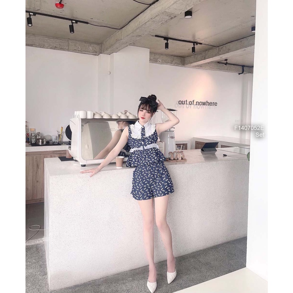 Set bộ jean giấy họa tiết nơ áo cổ bẻ xếp ly ngực phối viền bèo ren sát nách kèm quần short!