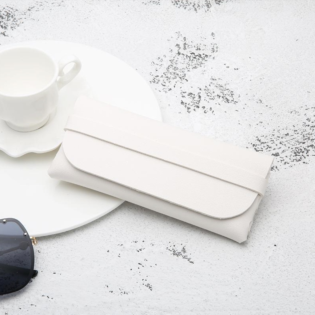 Bao da đựng mắt kính Soho Studio da mềm Hàn Quốc màu trắng có vạt cài bảo vệ kính - kích cỡ vừa túi nhỏ gọn tiện lợi