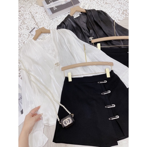 Set bộ sơ mi chân váy ghim cá tính
