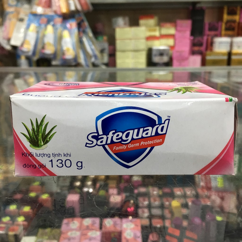 Xà bông cục Safeguard nha đam với hương hoa thơm ngát hộp 130g