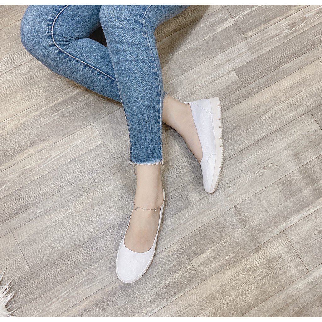 Giày slip on cắt lazer nhỏ - 2079 | BigBuy360 - bigbuy360.vn