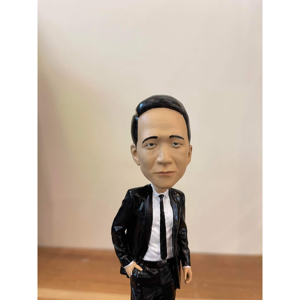 Tượng Mini Cá nhân điêu khắc chân dung theo ảnh người thật