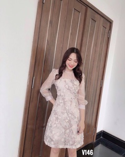 Đầm thiết kế hoa đào 3D siêu chảnh