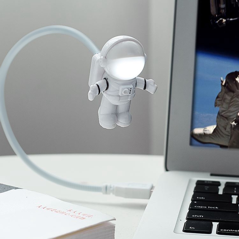 Đèn LED Ban Đêm Mini Hình Nhà Du Hành Vũ Trụ