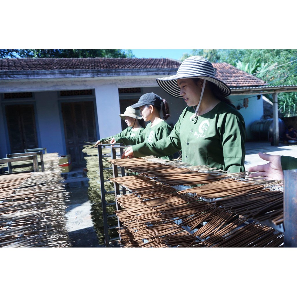 Nhang Sạch Tự Nhiên Organic Không Độc Hại Vạn Ân - 4 Vị Quế Trầm Khuynh Diệp Bách Thảo Hộp 100 - 160 Cây