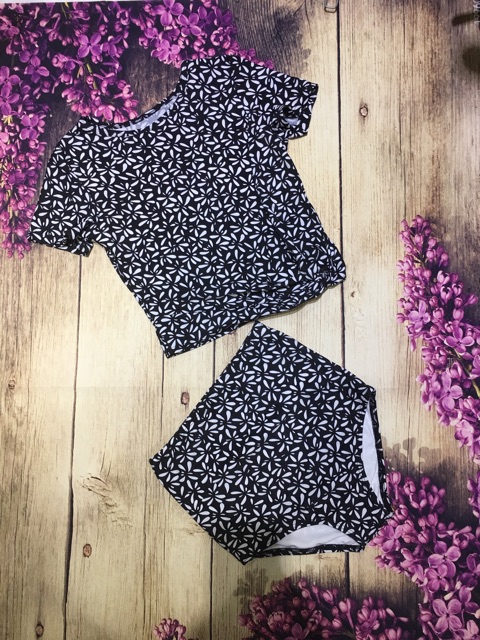 Bikini / Set đồ bơi áo croptop + quần sooc | BigBuy360 - bigbuy360.vn