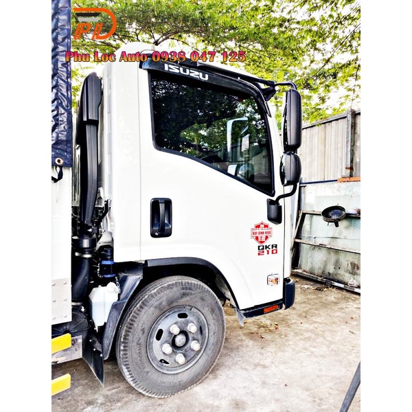 Vè che mưa xe tải Isuzu QKR 210 230 270 đầu vuông đời 2022 tại Bình Dương