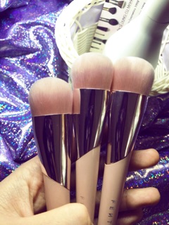 Cọ nền fenty beauty 110