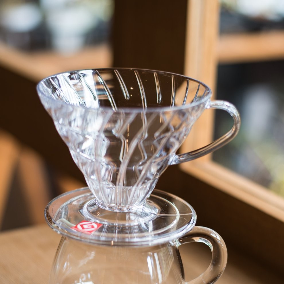 PHỄU PHA CÀ PHÊ HARIO V60 BẰNG NHỰA TRONG SUỐT VD-02T