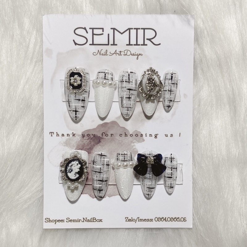 Nailbox thiết kế - móng giả kẻ dạ tweed phối charm thiên thần sang chảnh TUE001