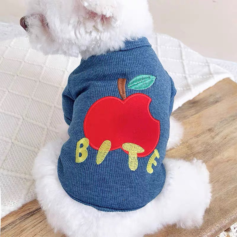 áo thun gân có tay thêu táo và gấu cho chó mèo