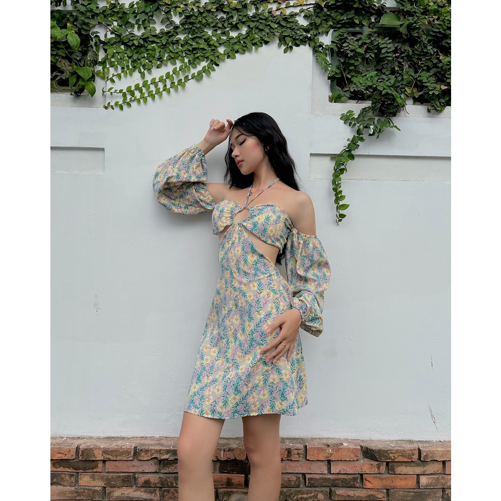 Đầm hoa khoét eo cổ yếm Crown Dress Gem Clothing SP060618