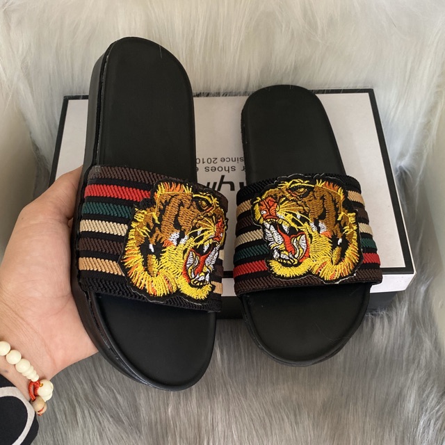 Dép thổ cẩm thêu hổ ( đế hộp thổ cẩm thêu hổ )