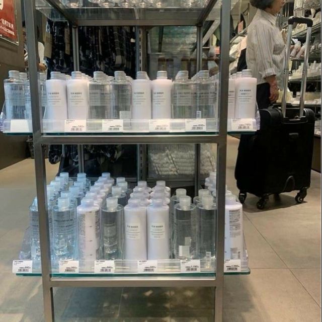 Nước hoa hồng muji