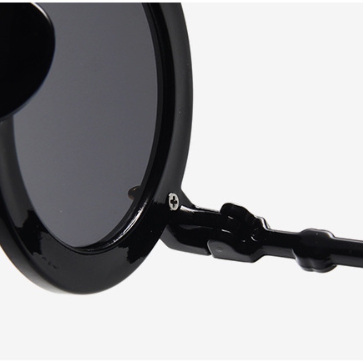 Kính mát  gọng in chữ cho bé 3-10 tuổi