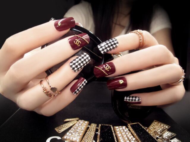 Bộ nail 24 móng tay giả tặng kèm keo dán và dũa móng
