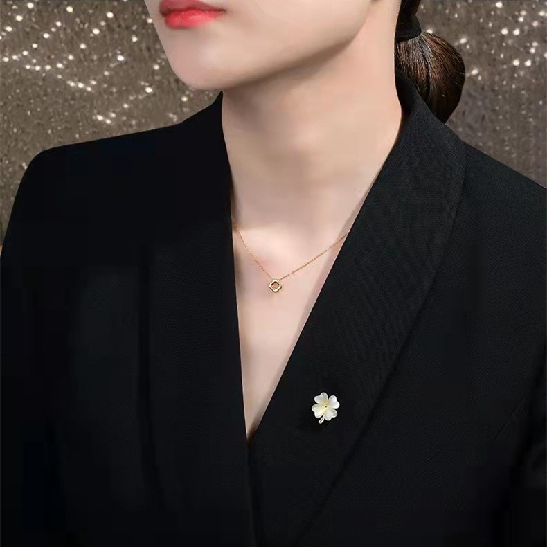 Cài Áo Hình Cỏ Bốn Lá Đính Đá Pha Lê Phong Cách Nhật Bản Và Hàn Quốc Phù Hợp Làm Quà Sinh Nhật Bạn Gái