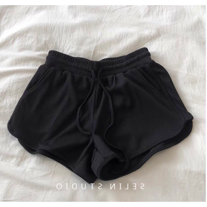 Quần đùi thun dáng rộng mặc nhà cho nữ, quần short thể thao năng động | BigBuy360 - bigbuy360.vn