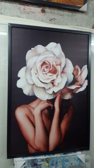 Tranh canvas cô gái hoa (kèm hình thật)40x60_50x70_60x90 hiện đại kèm khung