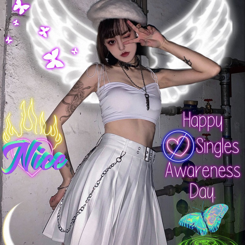 Chân váy lưng cao tôn dáng thiết kế xếp ly phối dây xích sành điệu thời trang phong cách Hồng Kông | BigBuy360 - bigbuy360.vn