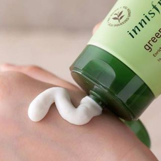 Sửa rửa mặt innisfree trà xanh