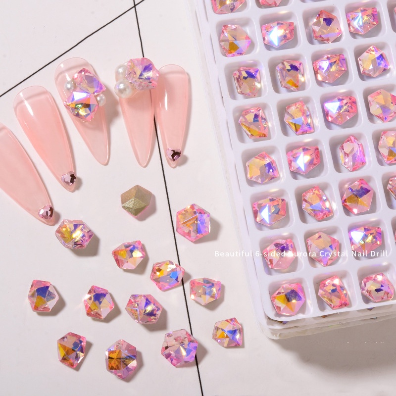 2 viên đá pha lê dạng khối, hình lục giác