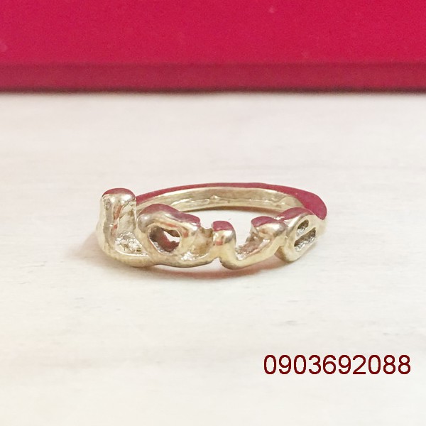 Nhẫn kiểu chữ Love cho nữ