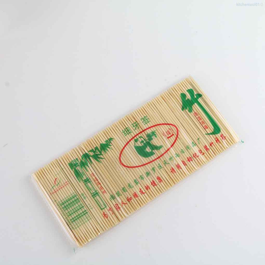 Tăm xỉa răng bằng tre hoặc dùng để ăn món khai vị cocktail