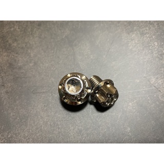 Ốc gắn chân kính inox 304 salaya 10 li