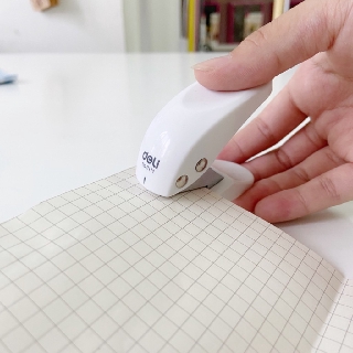 Dụng Cụ Dập Bấm Lỗ Giấy Binder Deli Puncher