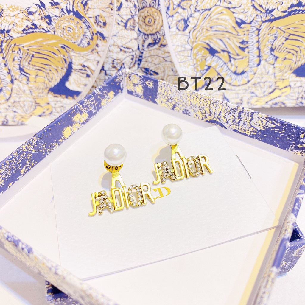 Set vòng cổ - vòng tay - bông tai ngọc trai giả kèm chữ D-I- O-R thanh lịch thời trang dành cho nữ