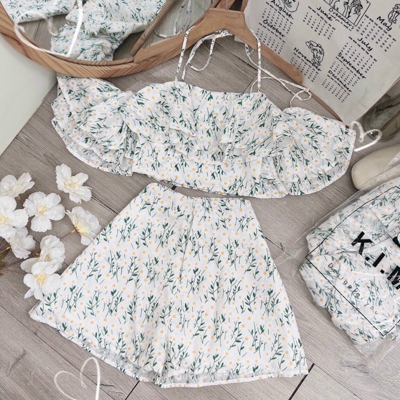 Set Áo Crop Nhún Bèo Thắt Dây Cổ Kèm Short Hoa Chất Xô Vải Cao Cấp