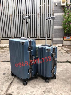 Vali khung nhôm khoá sập