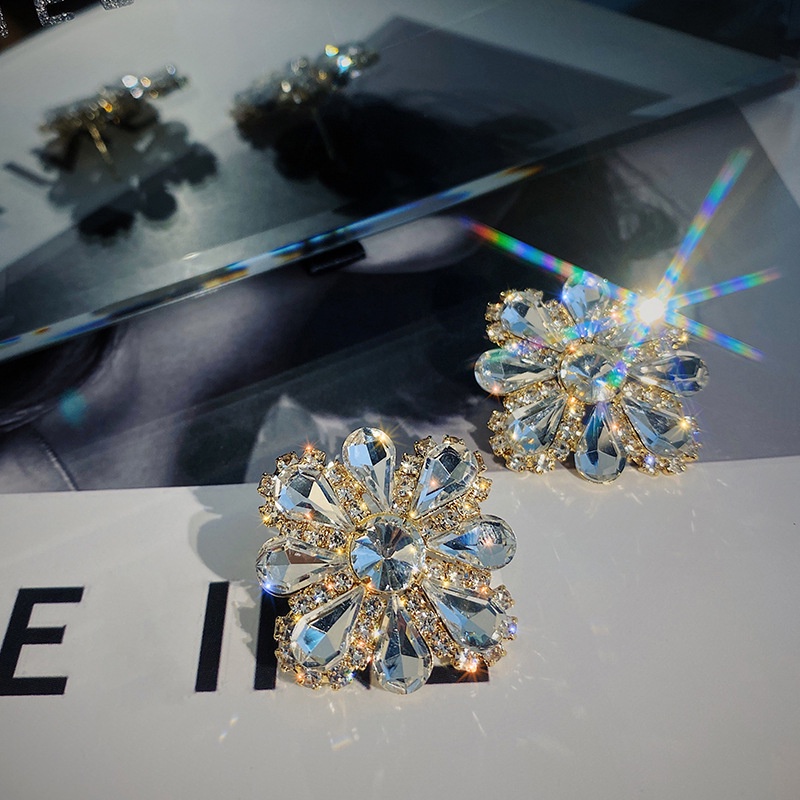 Khuyên Tai Hoa Đính Đá Kim Cương Giả Cao Cấp Thời Trang Mới