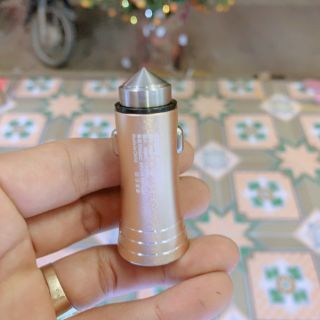 Tẩu sạc ô tô Maimi CC102