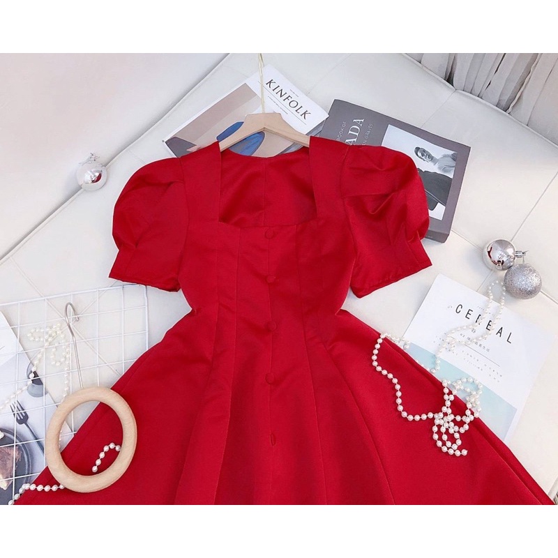 Đầm xoè cổ vuông tay bồng