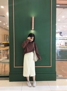 Áo pull dài tay in chữ ngực xẻ vạt